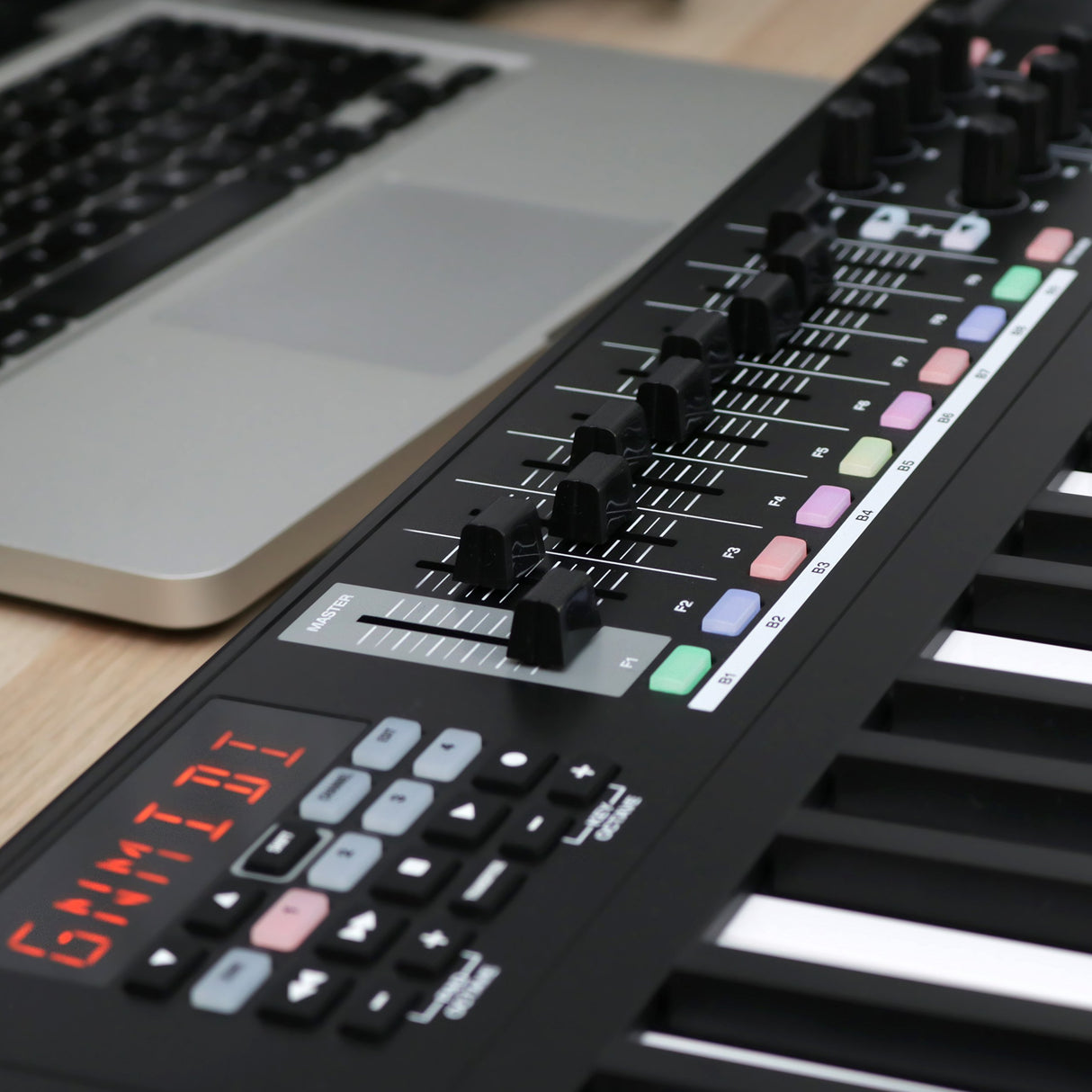 M-AUDIO CODE 61 USB MIDI CONTROLLER